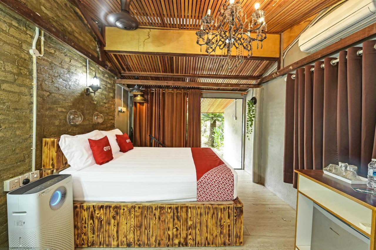 Oyo 90636 Teratak Zakiah Chalet Jerantut Esterno foto