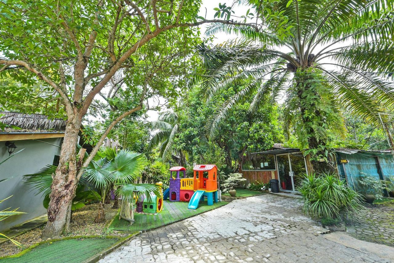 Oyo 90636 Teratak Zakiah Chalet Jerantut Esterno foto