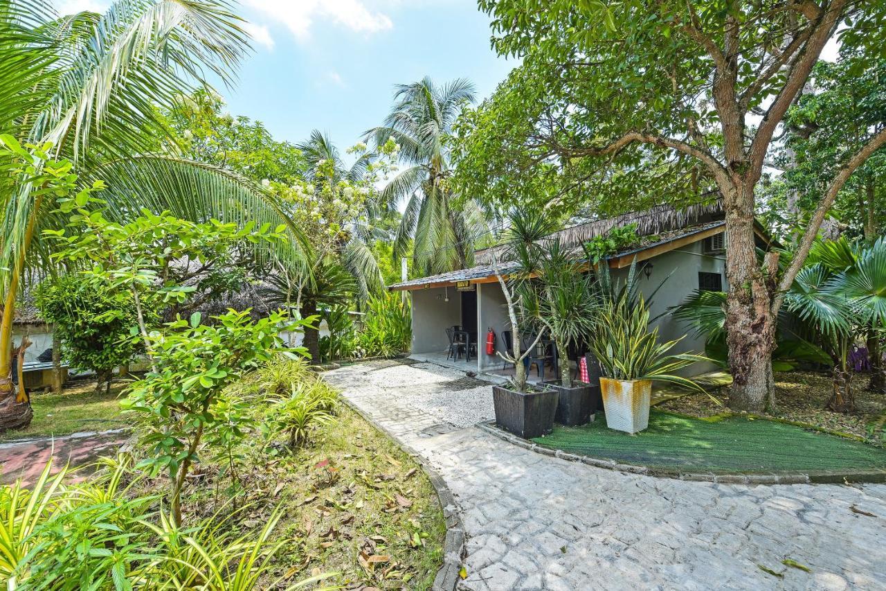 Oyo 90636 Teratak Zakiah Chalet Jerantut Esterno foto