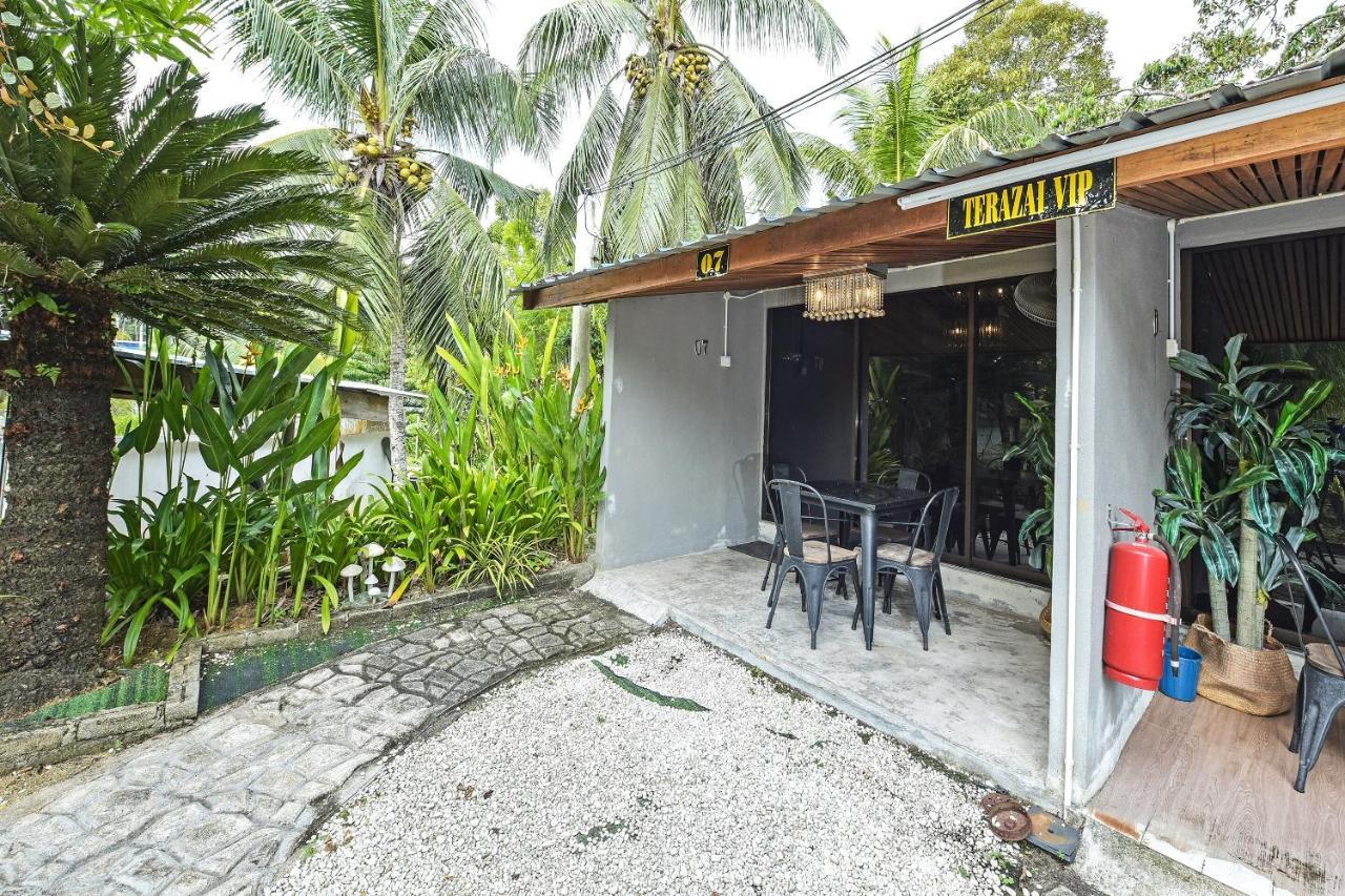Oyo 90636 Teratak Zakiah Chalet Jerantut Esterno foto