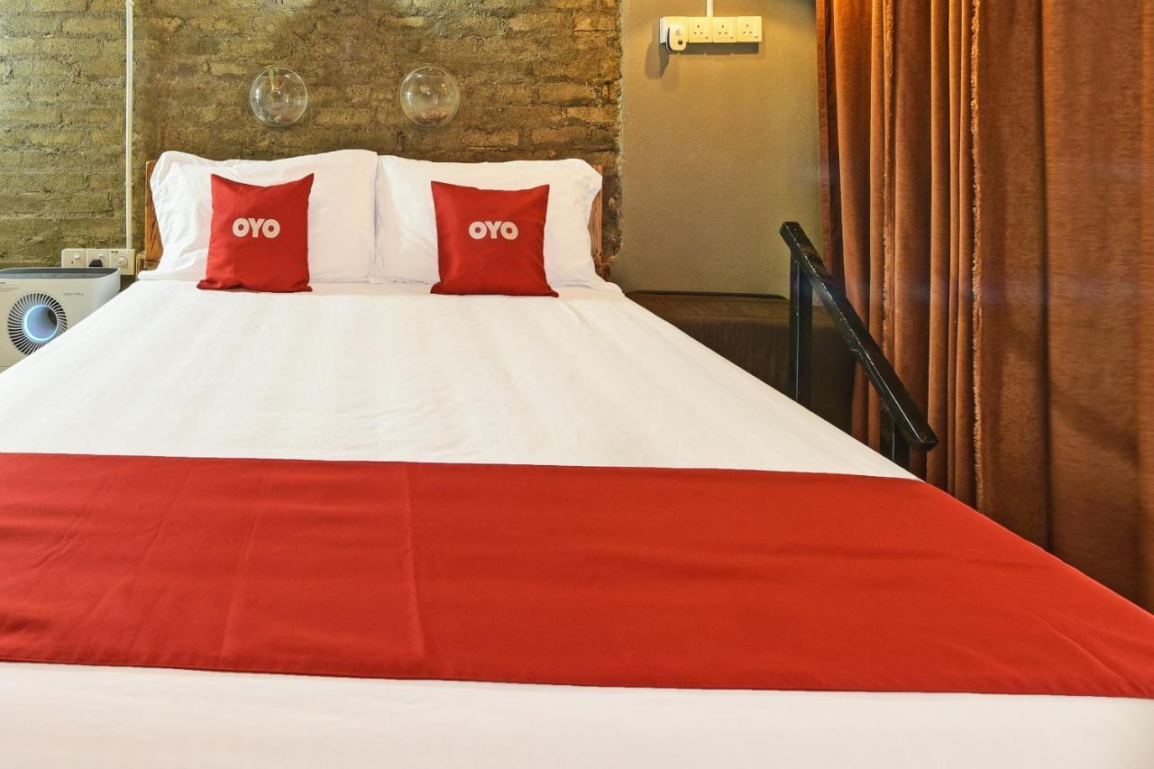 Oyo 90636 Teratak Zakiah Chalet Jerantut Esterno foto