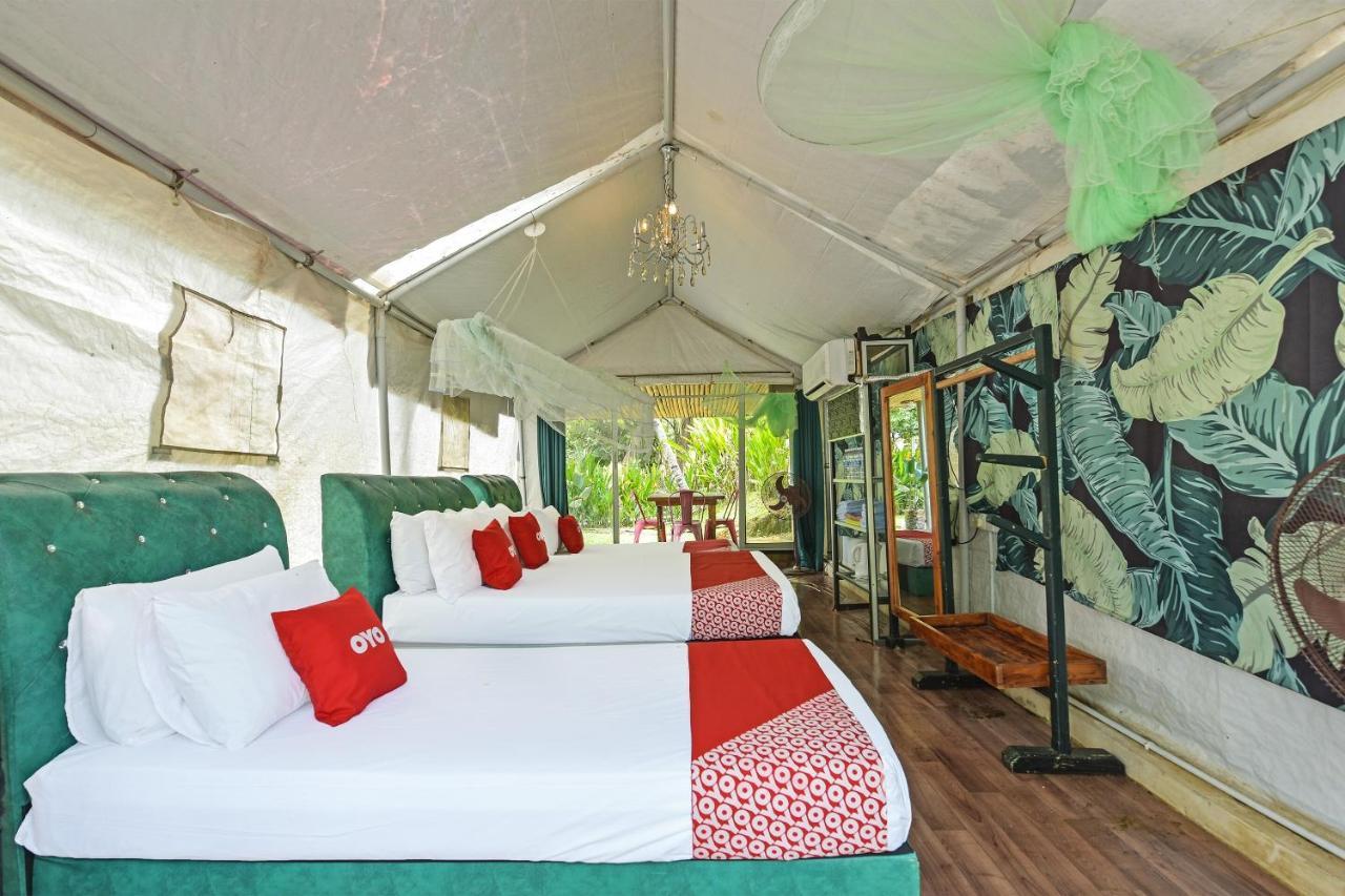 Oyo 90636 Teratak Zakiah Chalet Jerantut Esterno foto
