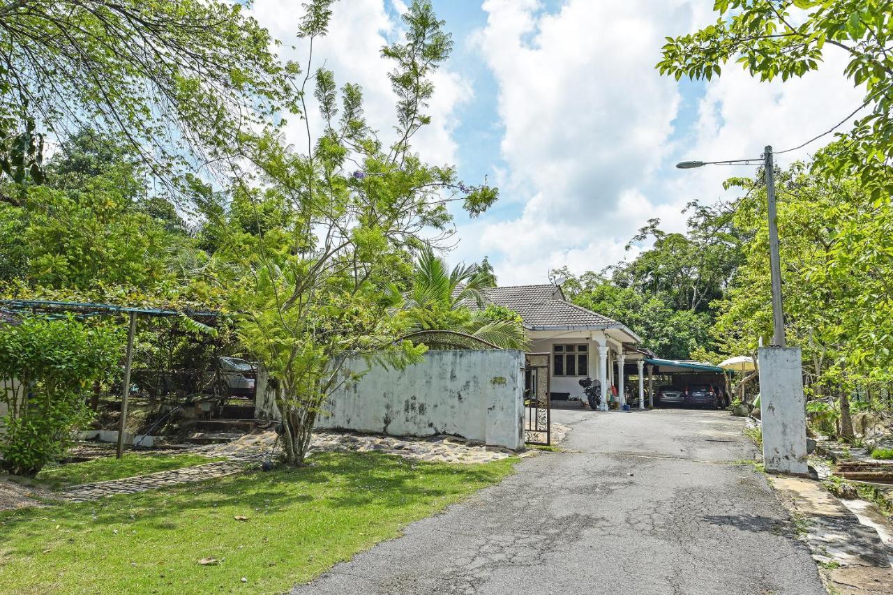 Oyo 90636 Teratak Zakiah Chalet Jerantut Esterno foto