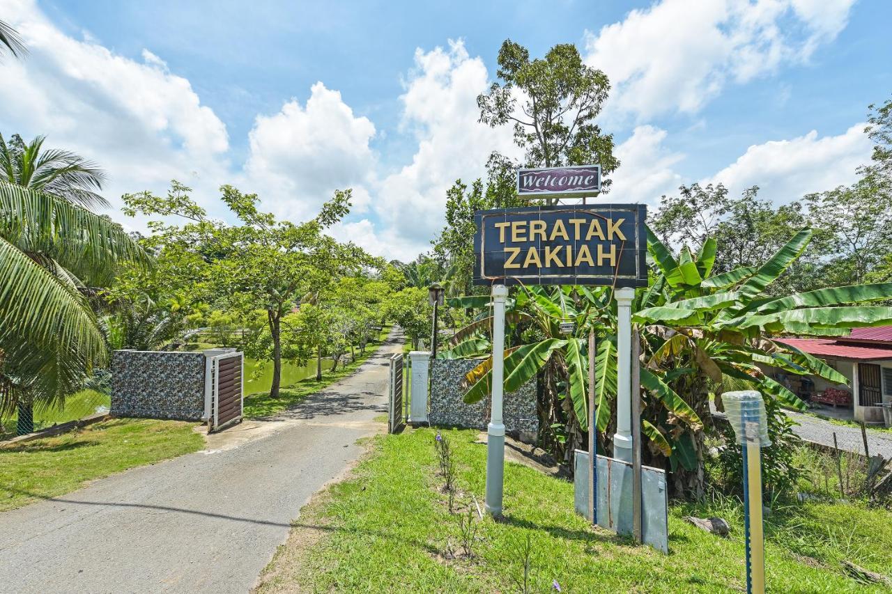 Oyo 90636 Teratak Zakiah Chalet Jerantut Esterno foto
