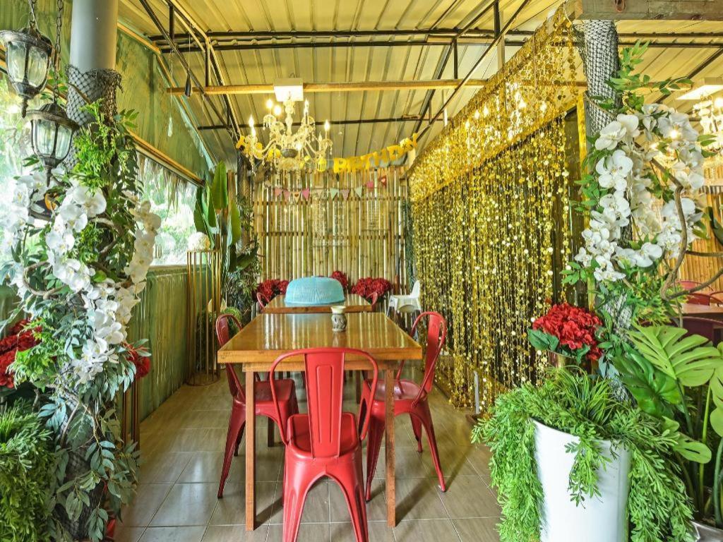 Oyo 90636 Teratak Zakiah Chalet Jerantut Esterno foto