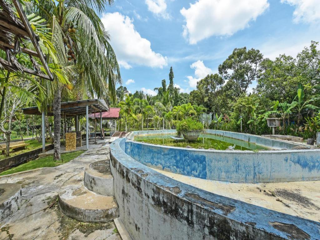 Oyo 90636 Teratak Zakiah Chalet Jerantut Esterno foto