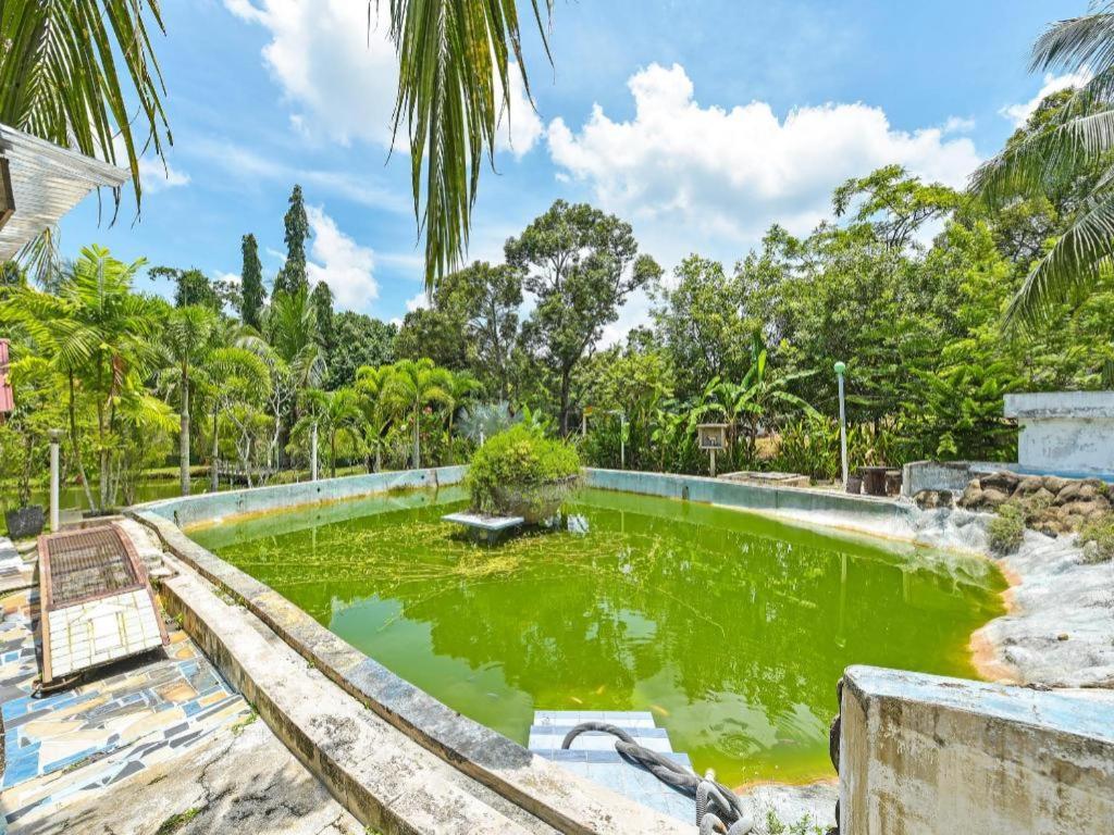 Oyo 90636 Teratak Zakiah Chalet Jerantut Esterno foto