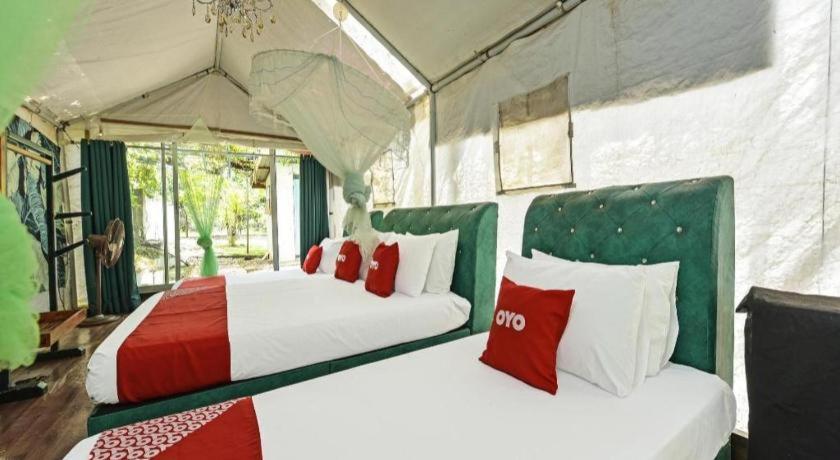 Oyo 90636 Teratak Zakiah Chalet Jerantut Esterno foto