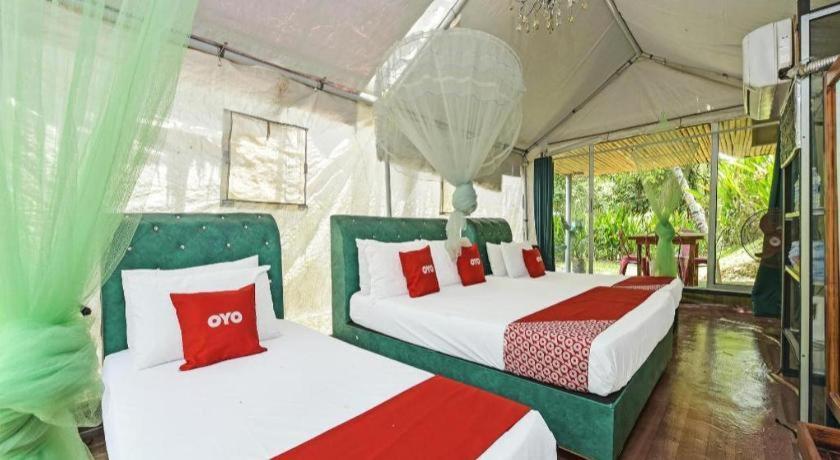 Oyo 90636 Teratak Zakiah Chalet Jerantut Esterno foto