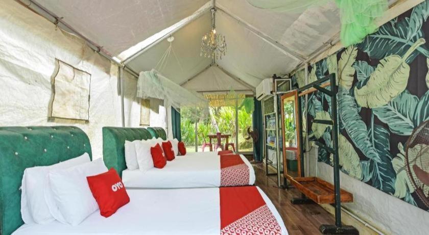 Oyo 90636 Teratak Zakiah Chalet Jerantut Esterno foto